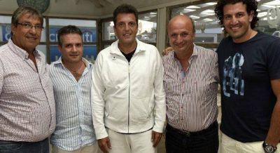 Nicol�s Russo se present� en la Costa Atl�ntica junto a Sergio Massa y el Frente Renovador de Lan�s
