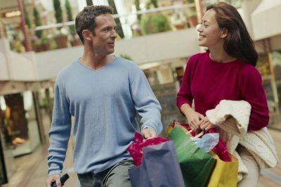 Mejoran las ventas en comercios y empresas locales 
