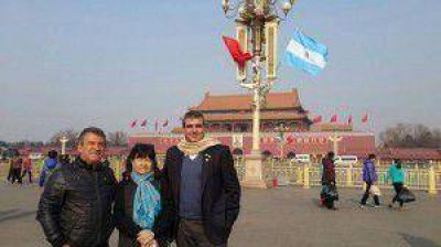 El intendente Francisco �Paco� Dura�ona desde China v�a Facebook.