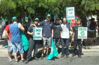 Ruidosa protesta de dirigentes de SMATA en Romera por un trabajador despedido