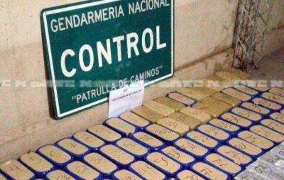 Camioneta procedente del Chaco con m�s de 80 kilos de marihuana