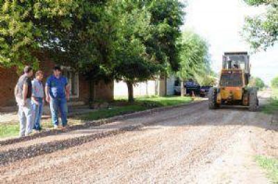 Prosiguen los trabajos del plan de reparaci�n de calles con piedra
