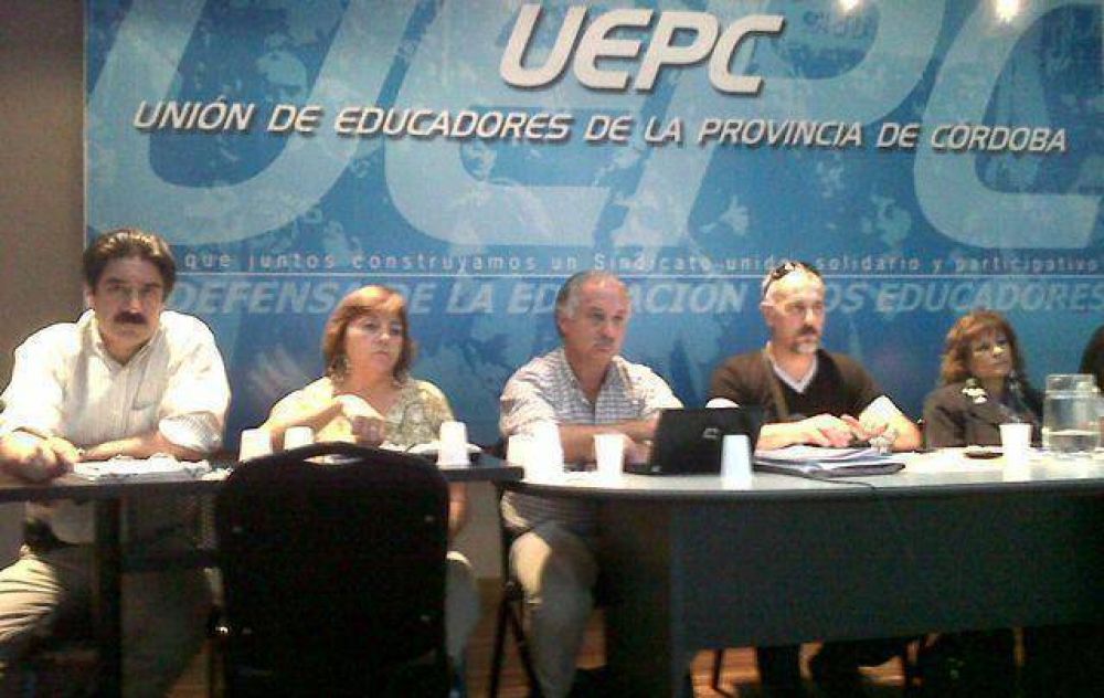 Docentes cordobeses conf�an en acordar una suba salarial