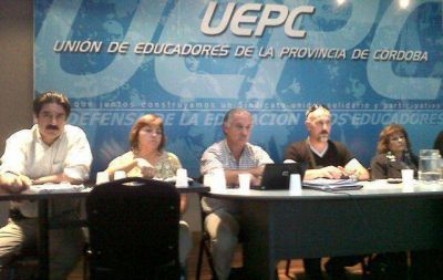 Docentes cordobeses conf�an en acordar una suba salarial