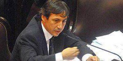 Naidenoff: �Este es un gobierno sospechado porque no garantiz� la seguridad del fiscal�