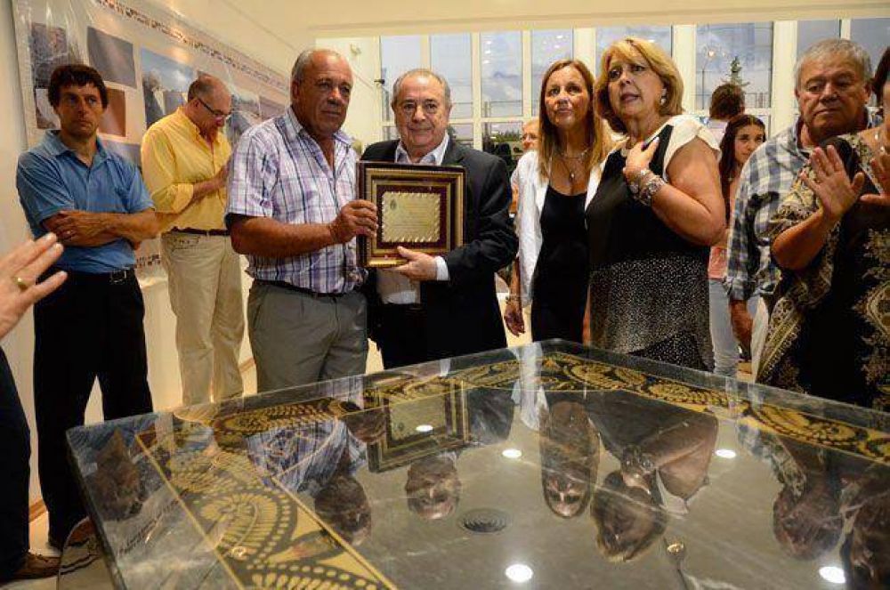 El gobernador volvi� a defender la renegociaci�n de los contratos petroleros