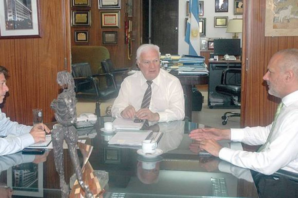 Buzzi consigui� que Naci�n garantizara los fondos para los trabajos en ruta 71 y la terminaci�n de la autov�a Madryn-Trelew