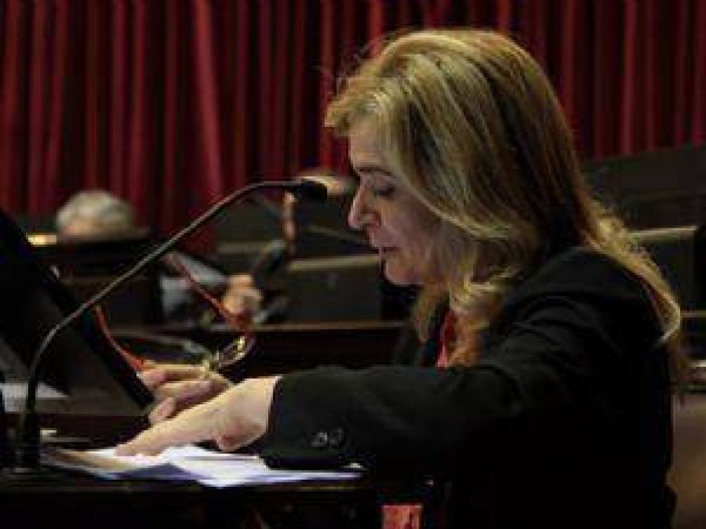 El�as de P�rez: �La d�cada ganada ha destrozado la democracia�