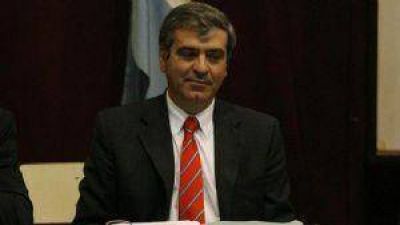 Cano se acerca a Macri y se aleja de Massa