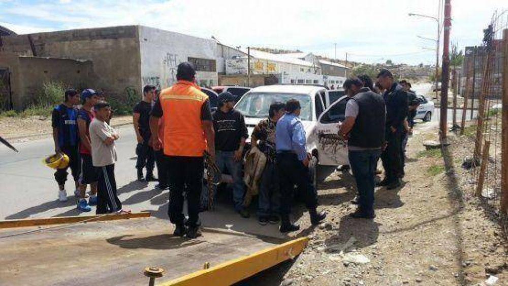 Secuestran la camioneta de la UOCRA que habr�a intervenido en los ataques a SITRAIC