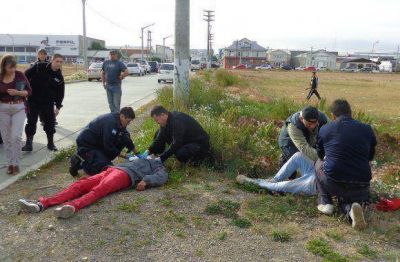 Dos menores hospitalizados al chocar con una moto