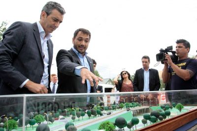 Randazzo contin�a visitando intendentes para publicitar las obras ferroviarias 
