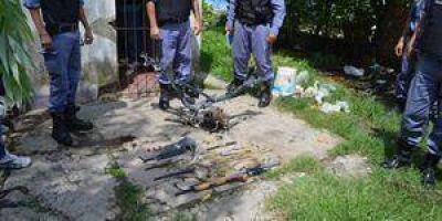 5 personas detenidas y secuestro de armas