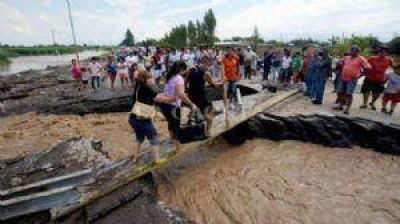 El r�o Chico creci� e inund� la ruta 38 y pueblos cercanos