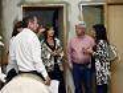Luis Andreotti sigue de cerca la renovaci�n del Centro de Salud N� 66, en el barrio Fate