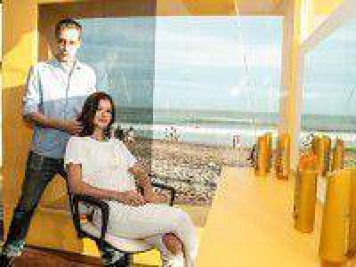 La �China� Su�rez inaugur� la peluquer�a Sedal en Mar del Plata