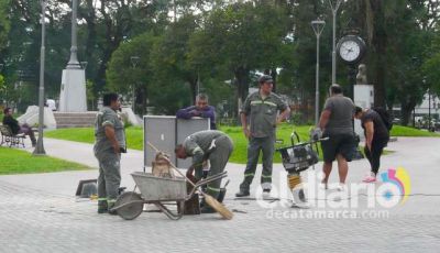 Todav�a siguen reparando la plaza principal