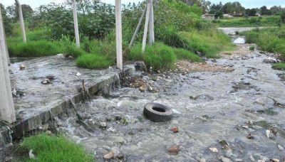 Las cloacas van al r�o, y nadie se hace cargo