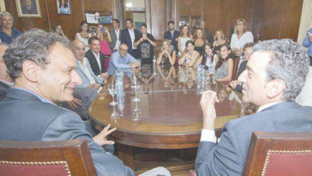 Presidenciables K retoman la campa�a e intentan despegar del efecto Nisman