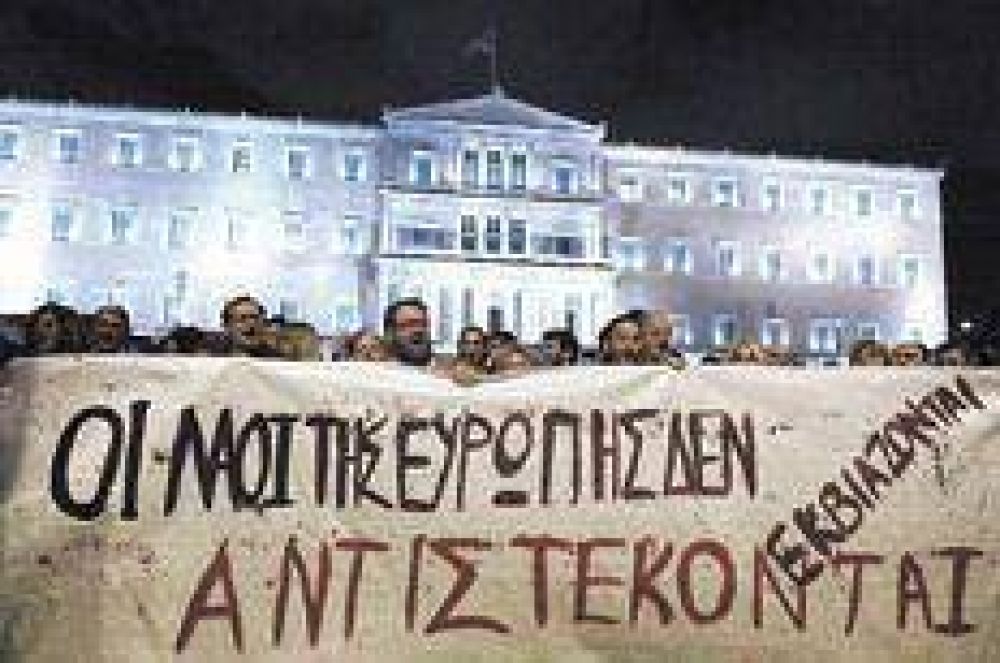 Miles de griegos salen a defender a su gobierno