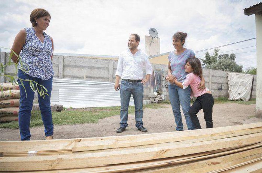 El Municipio contin�a asistiendo a la familia afectada el lunes pasado por un incendio