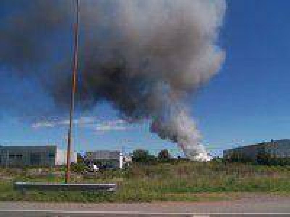 Incendio en f�brica de zapatillas