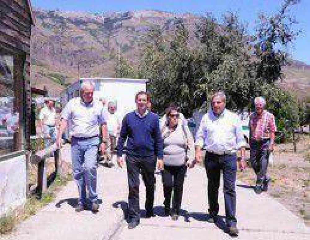 Sapag camin� con Guti�rrez por San Mart�n