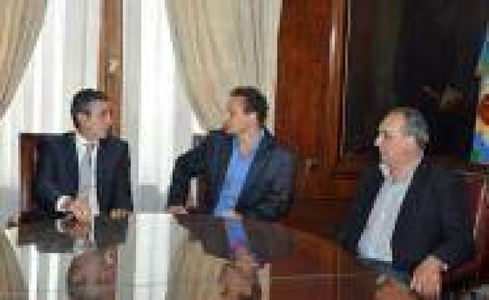 Randazzo: �Hace casi un siglo se viene anunciando la electrificaci�n del Tren Roca y hoy lo estamos haciendo�