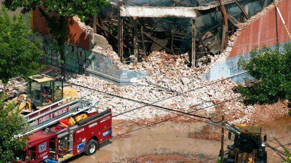 A un año del incendio en Barracas, la DAIA homenajeó a los bomberos fallecidos