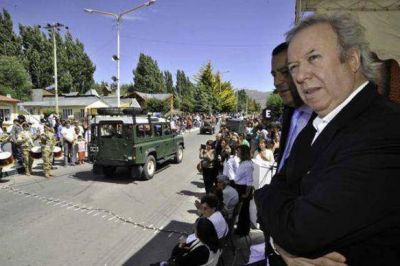 Peralta reiter� que las represas cambiaran la matriz social, productiva, pol�tica y econ�mica en beneficio de Santa Cruz