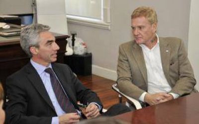 Elecciones 2015: De visita en Jun�n, De Nar�vez le abri� la puerta a Insaurralde