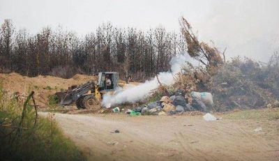 La juventud radical sobre la quema de basura en el Vivero
