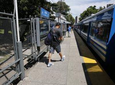 El tren Mitre suma nuevos coches, pero muy pocos pagan el boleto