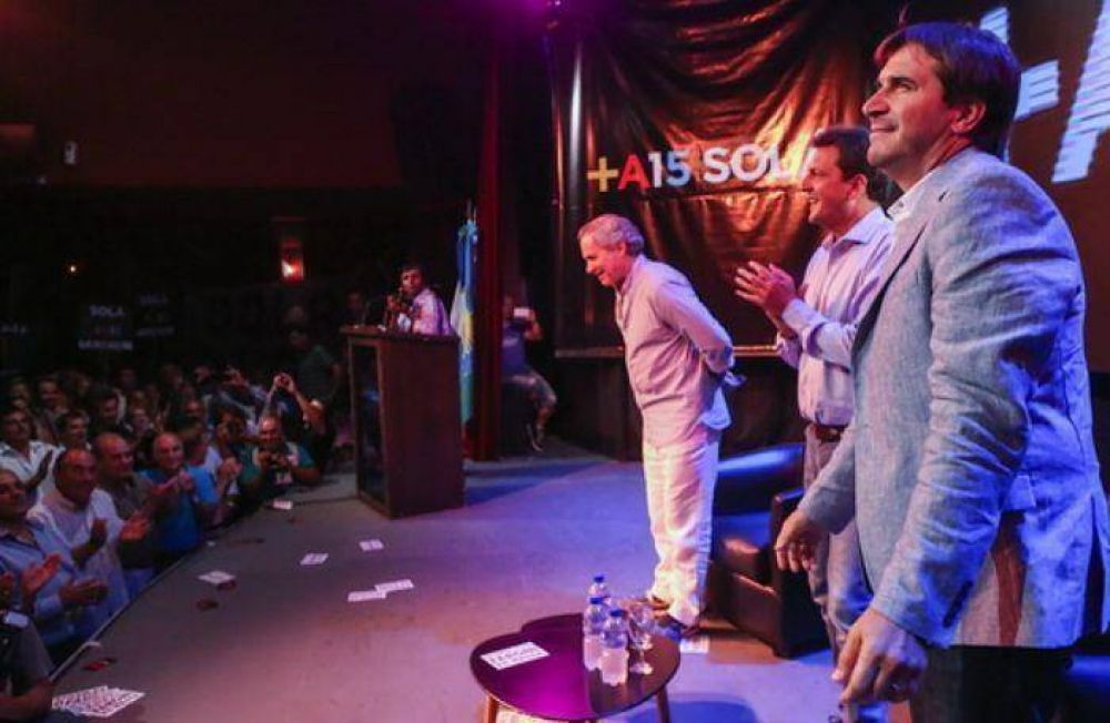Junto a Felipe Sol� en el lanzamiento de su candidatura a Gobernador 