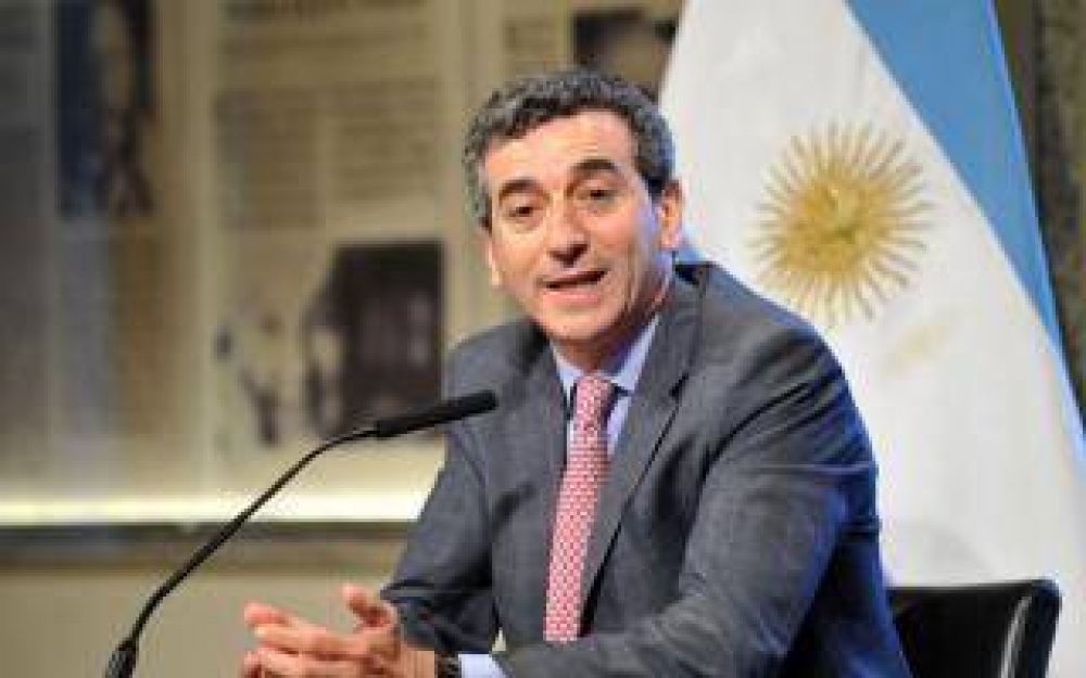 Con cr�ticas a Scioli, Randazzo ratifica su participaci�n en las PASO