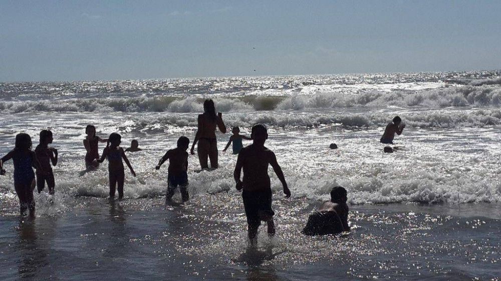 Chicos del barrio Libertad participaron de una jornada recreativa en Waikiki