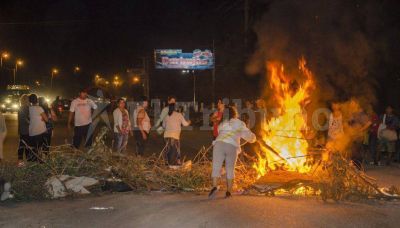 Hallaron muerta a una mujer y los vecinos cortaron la ruta