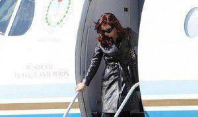 La Presidenta regres� de su visita oficial a China