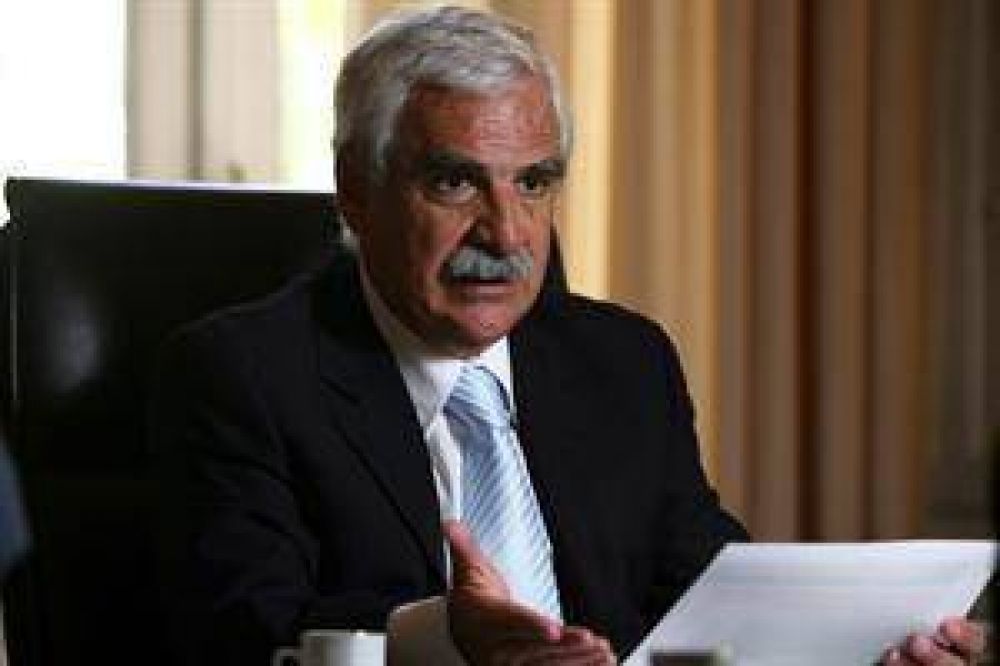 Dura disputa en la UIA por el pacto con China