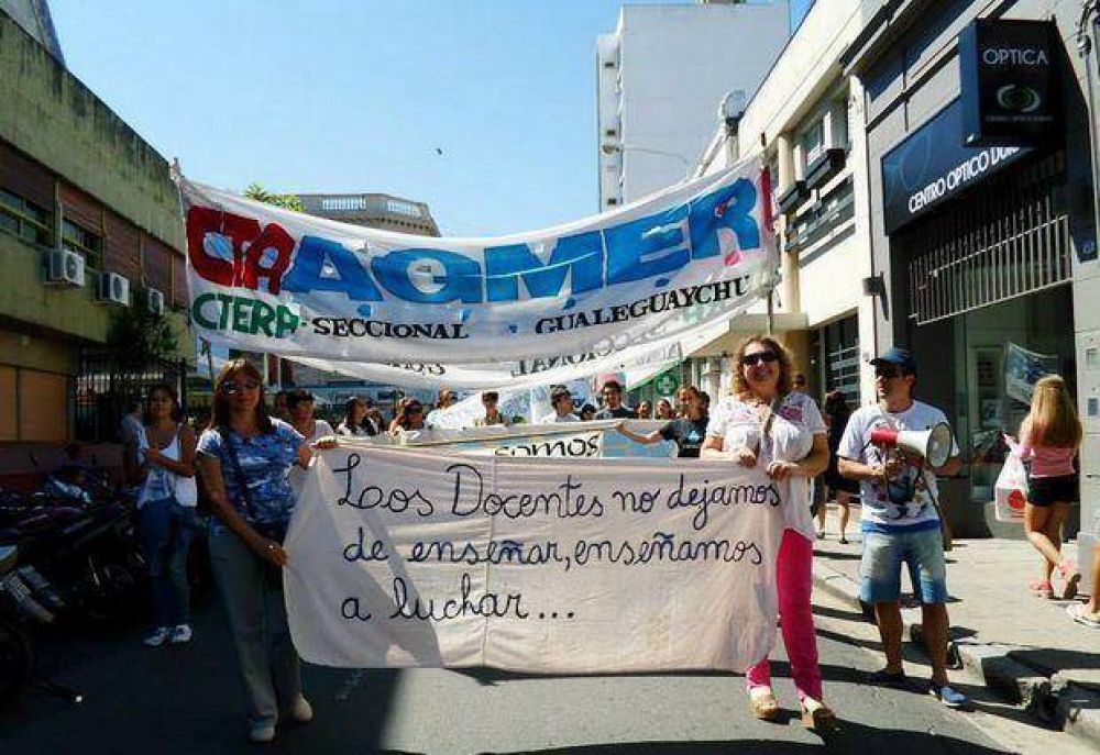 Pecc�n: �El l�mite para que comiencen las clases es el salario�