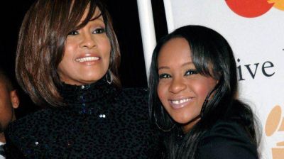 La hija de Whitney Houston tiene muerte cerebral