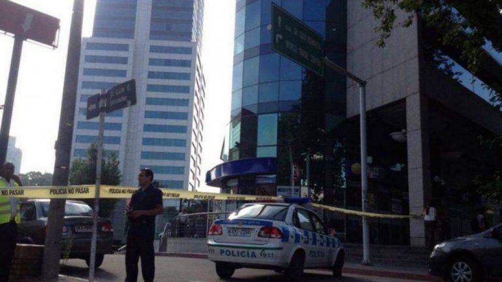 Entraron 10 iran�es con pasaportes falsos a Uruguay