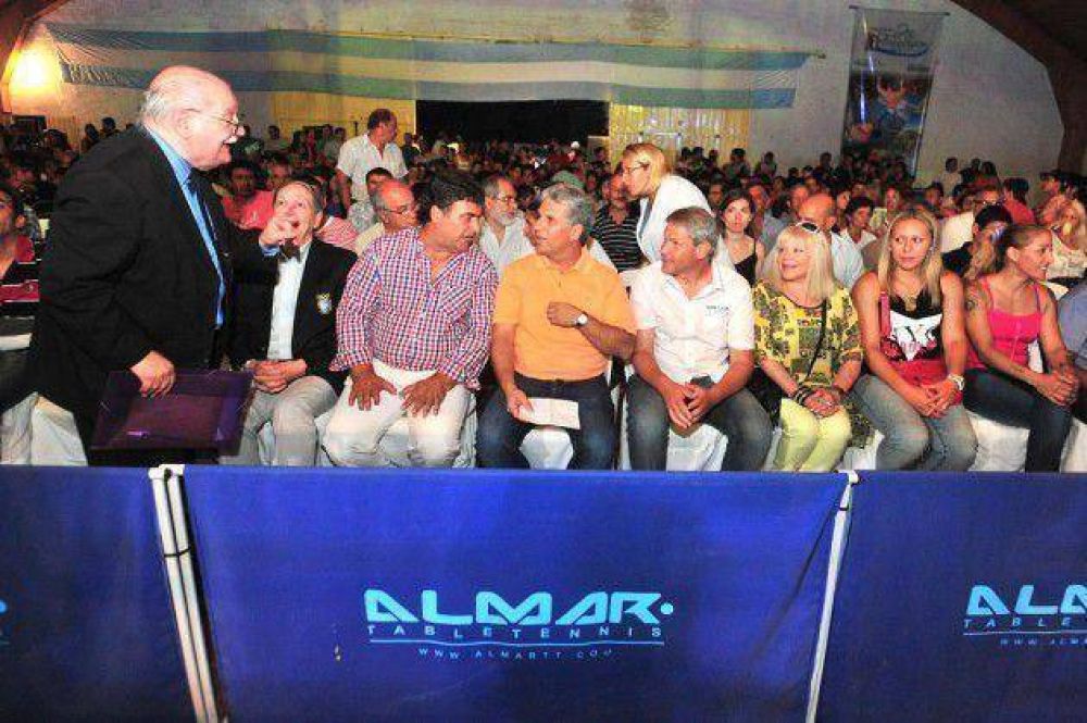 Poggi en el lanzamiento de la Liga Mundial de Boxeo