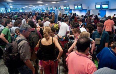 Tras conciliaci�n obligatoria, Aerol�neas y Austral operan con normalidad