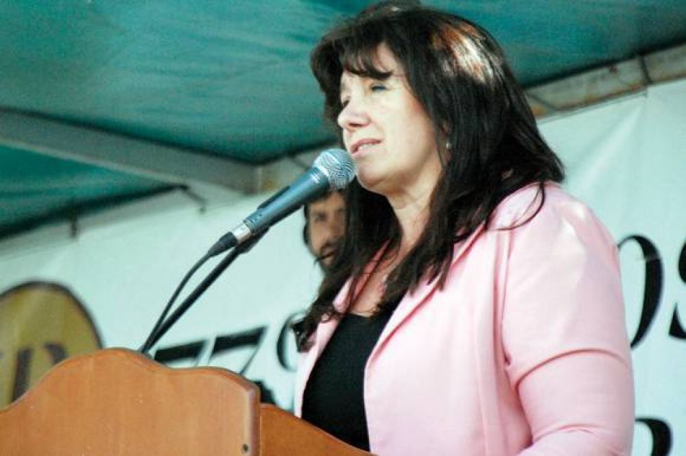 Etchevehere repudi� las pol�ticas del gobierno nacional, y Buzzi habl� de �bajada de l�nea�