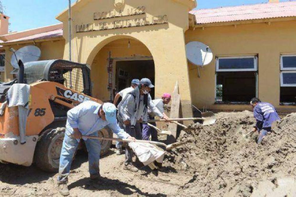 Padres tomar�n la escuela de Sij�n por falta de obras