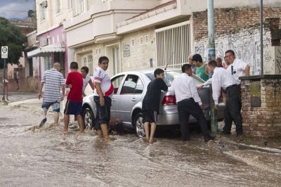 La tormenta de lluvia y granizo gener� m�ltiples inconvenientes