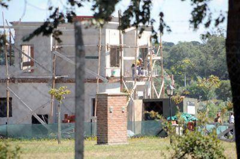 Unas 500 familias de la ciudad eligen vivir en barrios cerrados