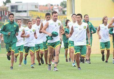 Quiroz prob� con Lamberti entre los titulares en Aldosivi