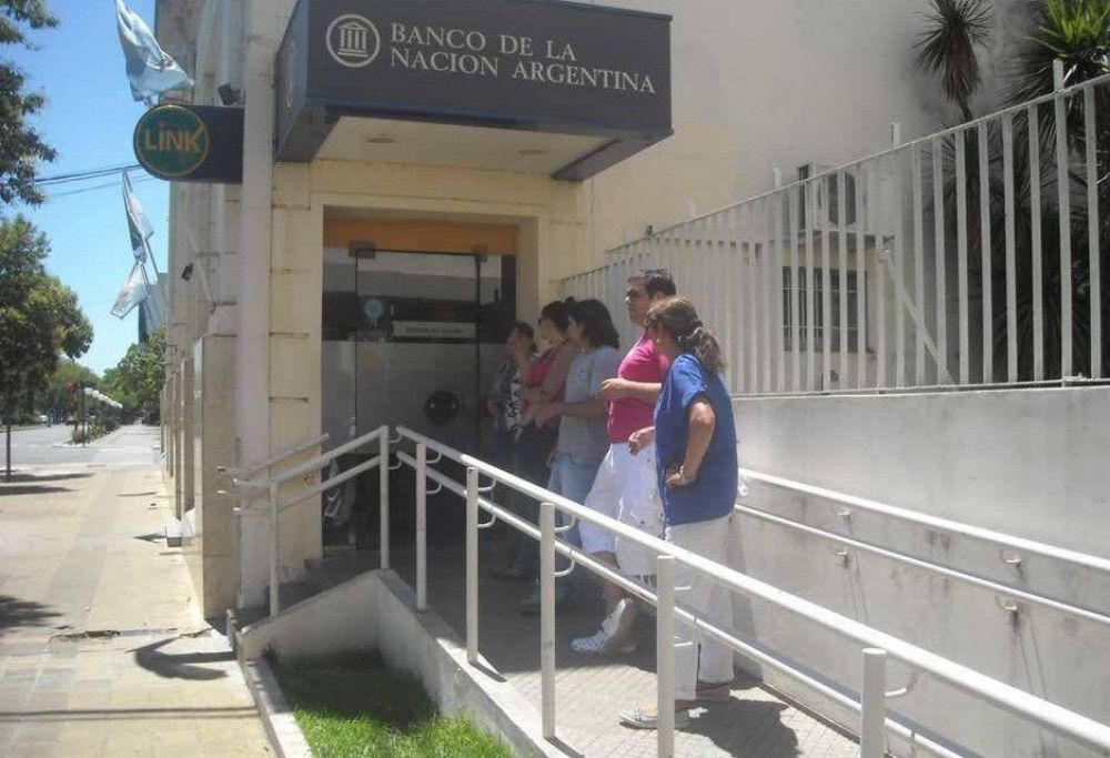 Instalar� este mes 2 cajeros autom�ticos